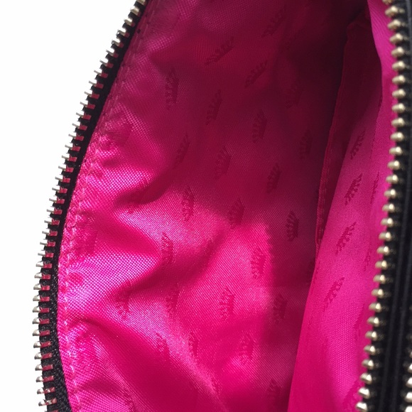 NWOT Juicy Couture black wristlet!! - Picture 6 of 6